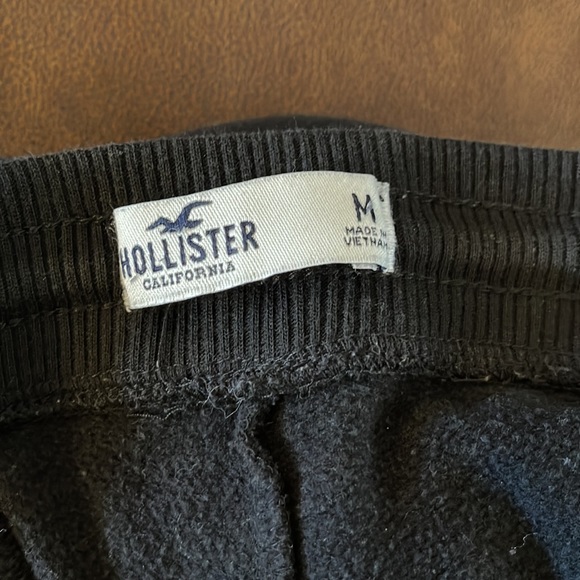 Hollister Joggers - Picture 3 of 3